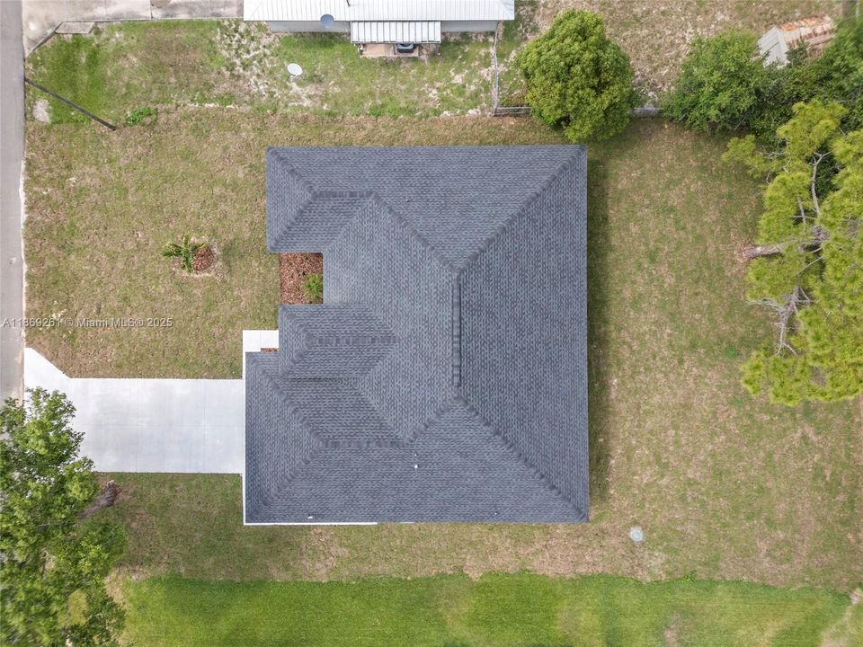 For Sale: $367,490 (3 beds, 3 baths, 1723 Square Feet)