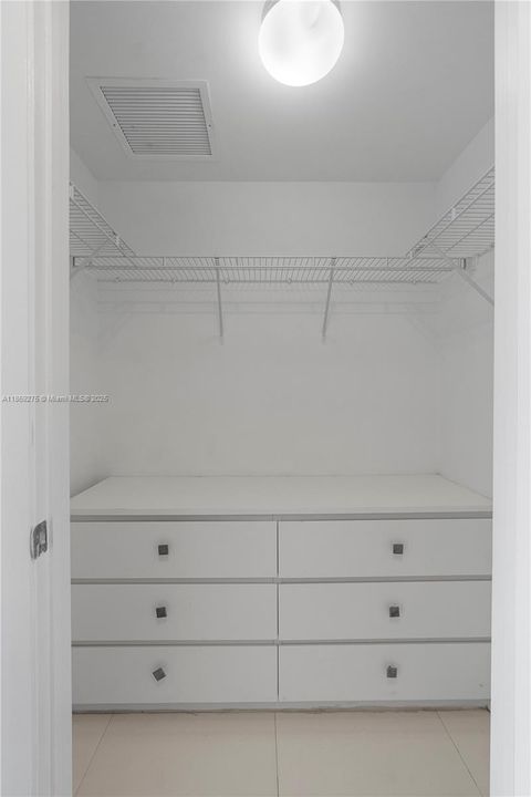 En Venta: $1,075,000 (3 camas, 2 baños, 1789 Pies cuadrados)