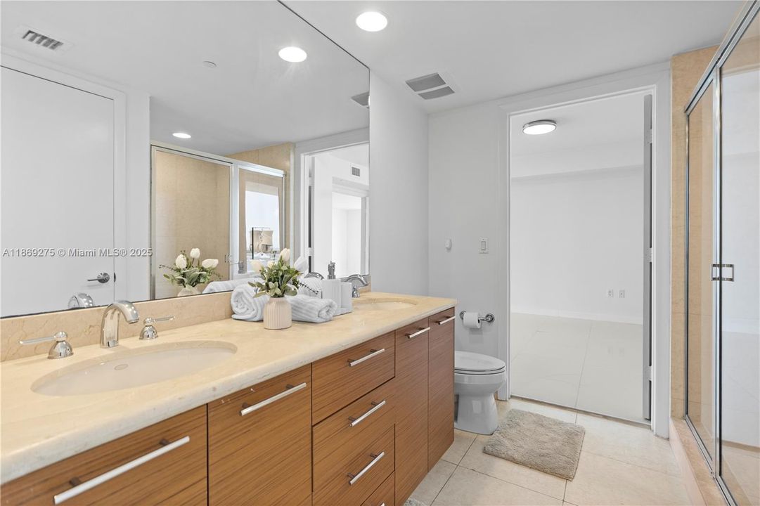 En Venta: $1,075,000 (3 camas, 2 baños, 1789 Pies cuadrados)