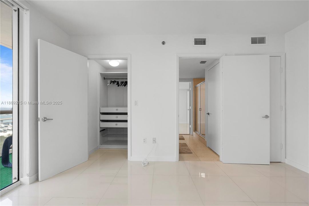 En Venta: $1,075,000 (3 camas, 2 baños, 1789 Pies cuadrados)