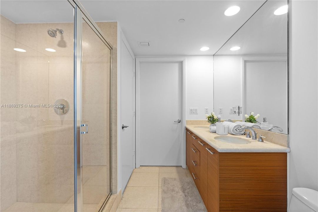 En Venta: $1,075,000 (3 camas, 2 baños, 1789 Pies cuadrados)