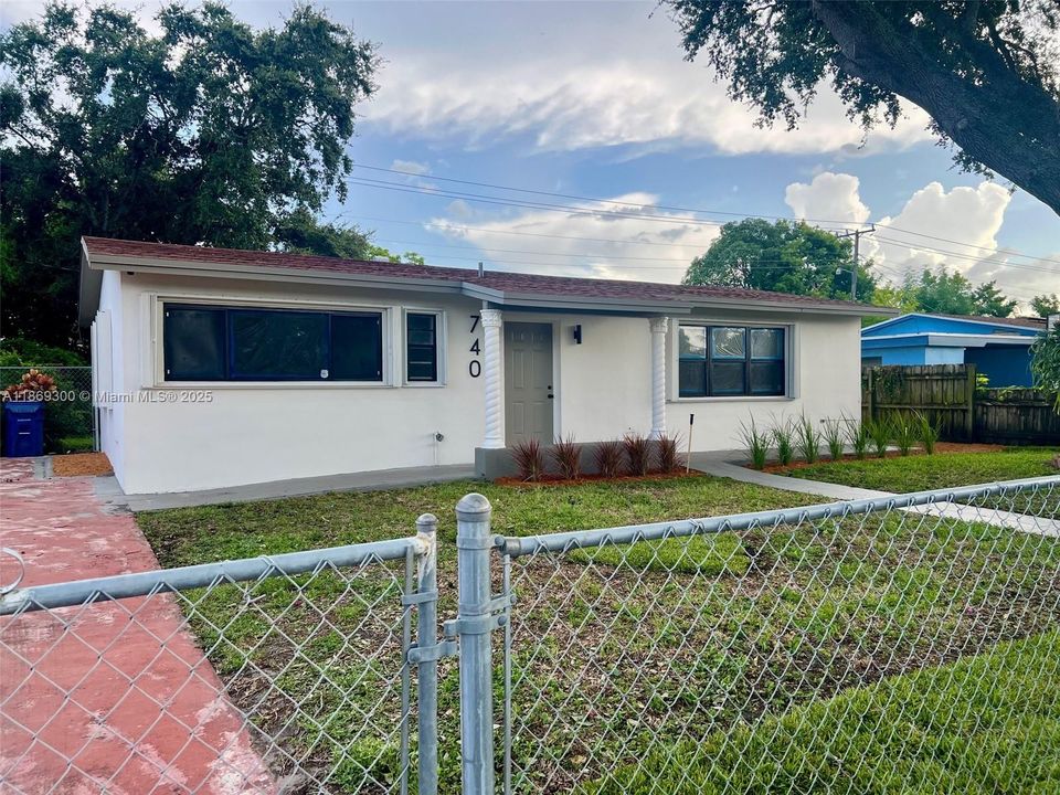 Recently Sold: $579,900 (3 beds, 2 baths, 1450 Square Feet)