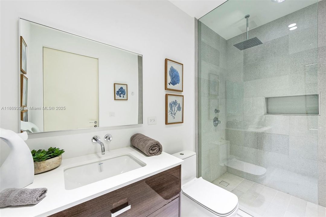 For Rent: $64,950 (7 beds, 7 baths, 8143 Square Feet)