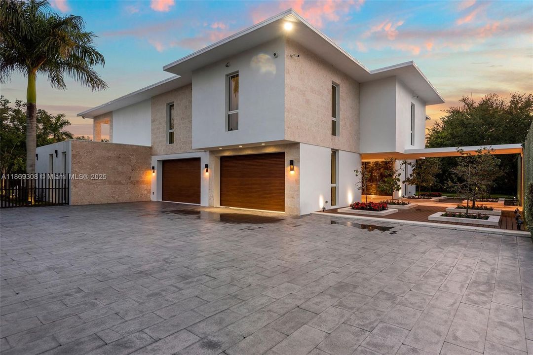 For Rent: $64,950 (7 beds, 7 baths, 8143 Square Feet)