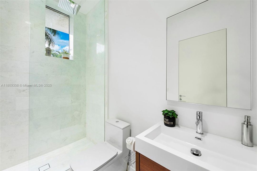 For Rent: $64,950 (7 beds, 7 baths, 8143 Square Feet)