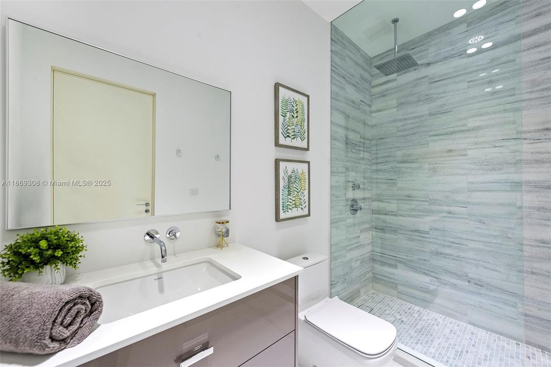 For Rent: $64,950 (7 beds, 7 baths, 8143 Square Feet)