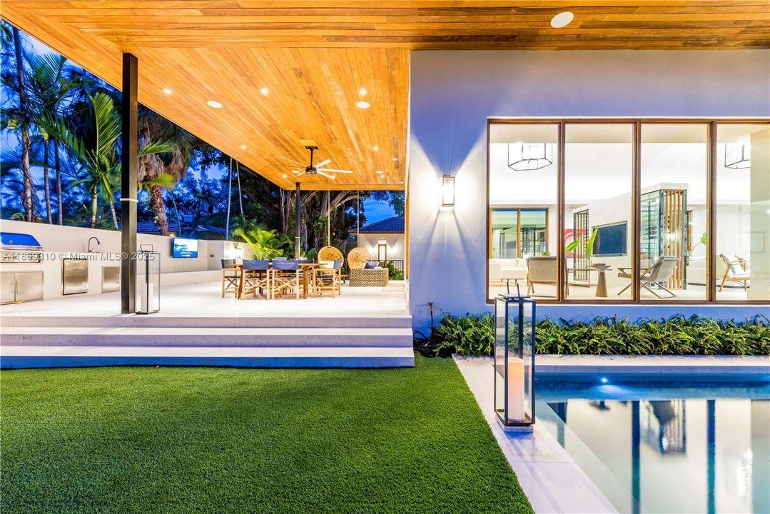 出租: $57,490 (6 贝兹, 5 浴室, 4482 平方英尺)