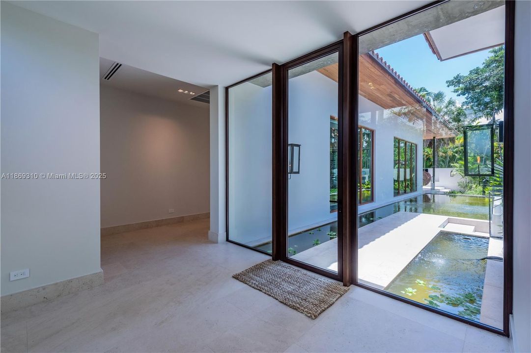 出租: $57,490 (6 贝兹, 5 浴室, 4482 平方英尺)