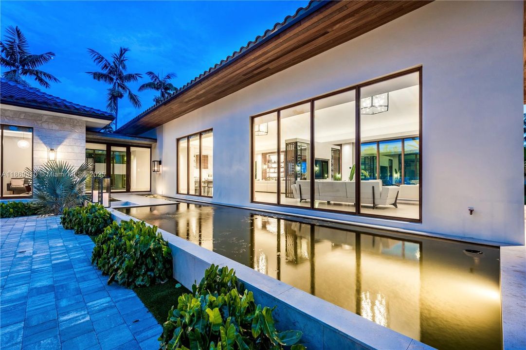 出租: $57,490 (6 贝兹, 5 浴室, 4482 平方英尺)