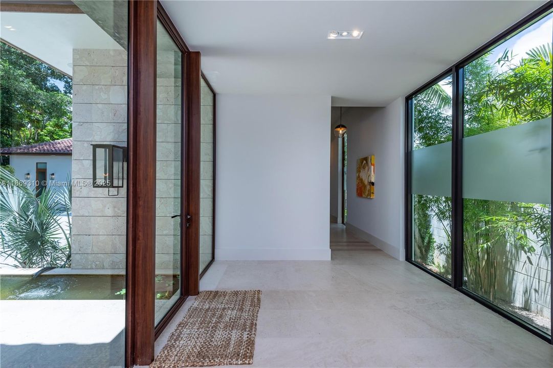 出租: $57,490 (6 贝兹, 5 浴室, 4482 平方英尺)