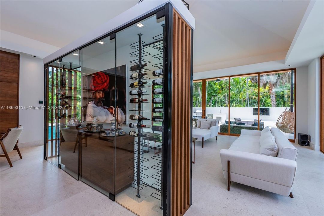 出租: $57,490 (6 贝兹, 5 浴室, 4482 平方英尺)