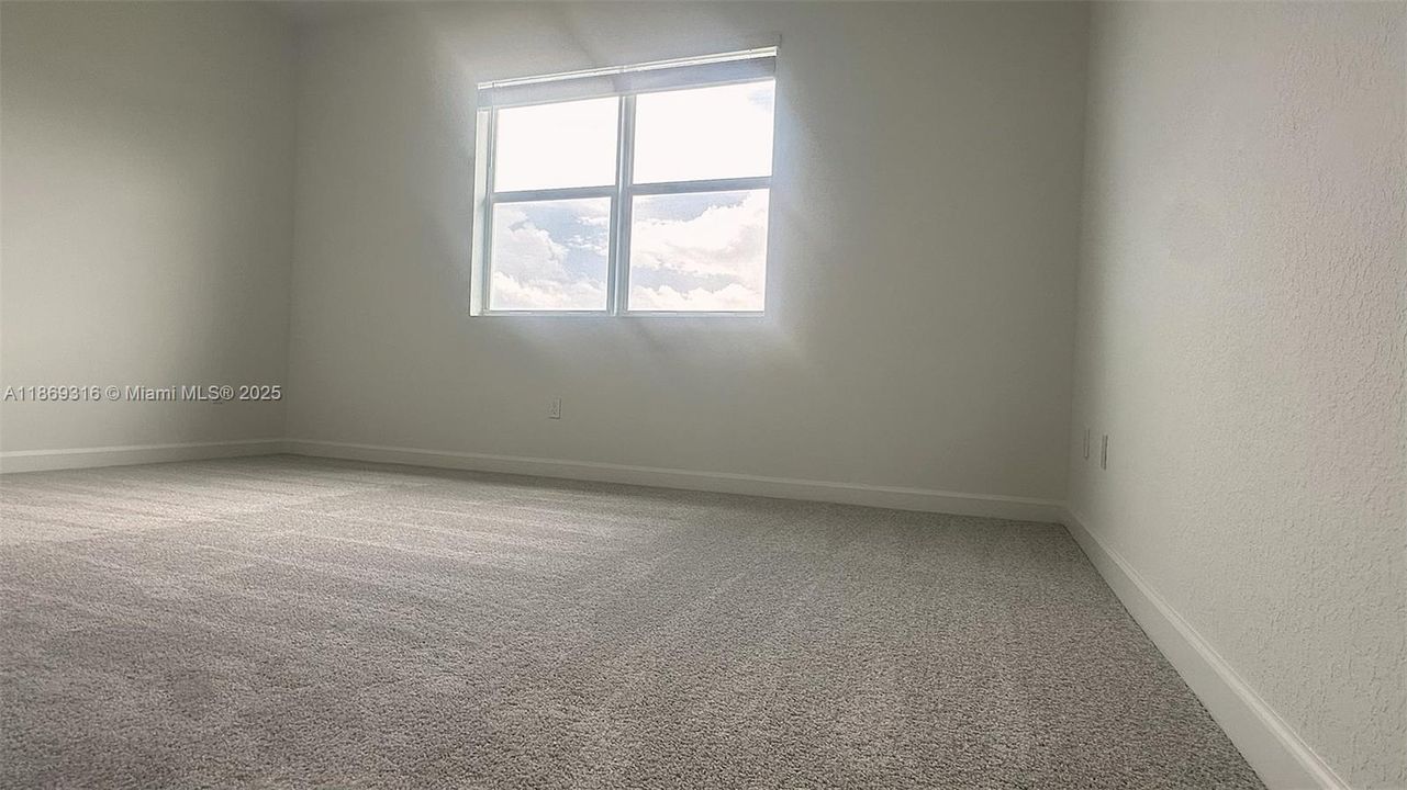 Active With Contract: $2,500 (4 beds, 2 baths, 1820 Square Feet)