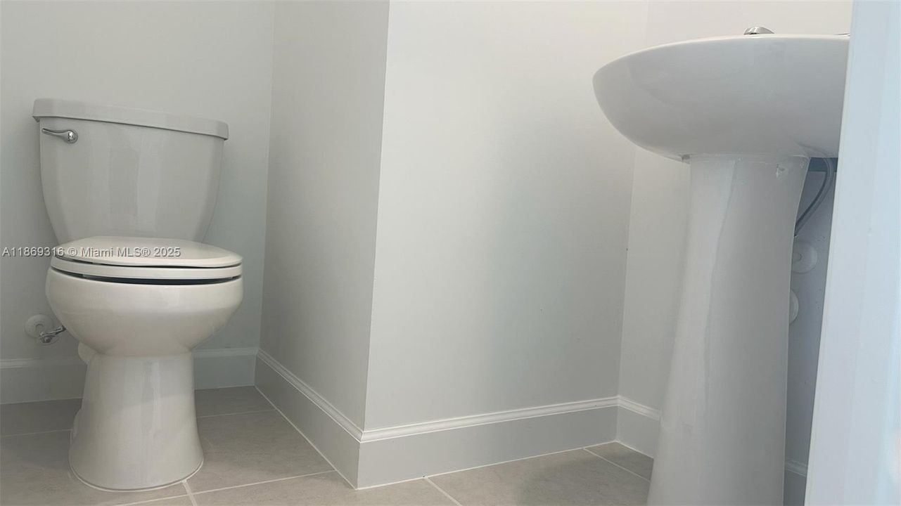 Active With Contract: $2,500 (4 beds, 2 baths, 1820 Square Feet)