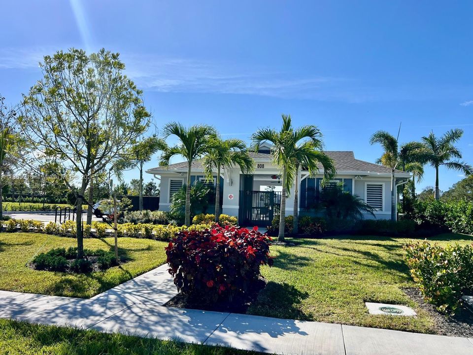 Active With Contract: $2,500 (4 beds, 2 baths, 1820 Square Feet)