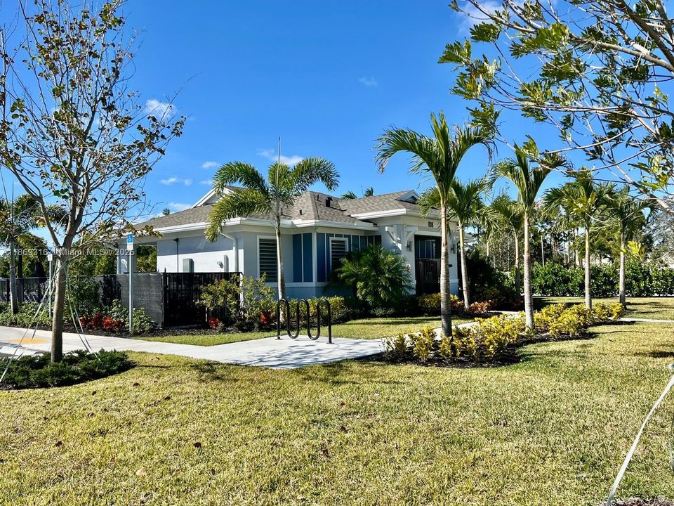 Active With Contract: $2,500 (4 beds, 2 baths, 1820 Square Feet)