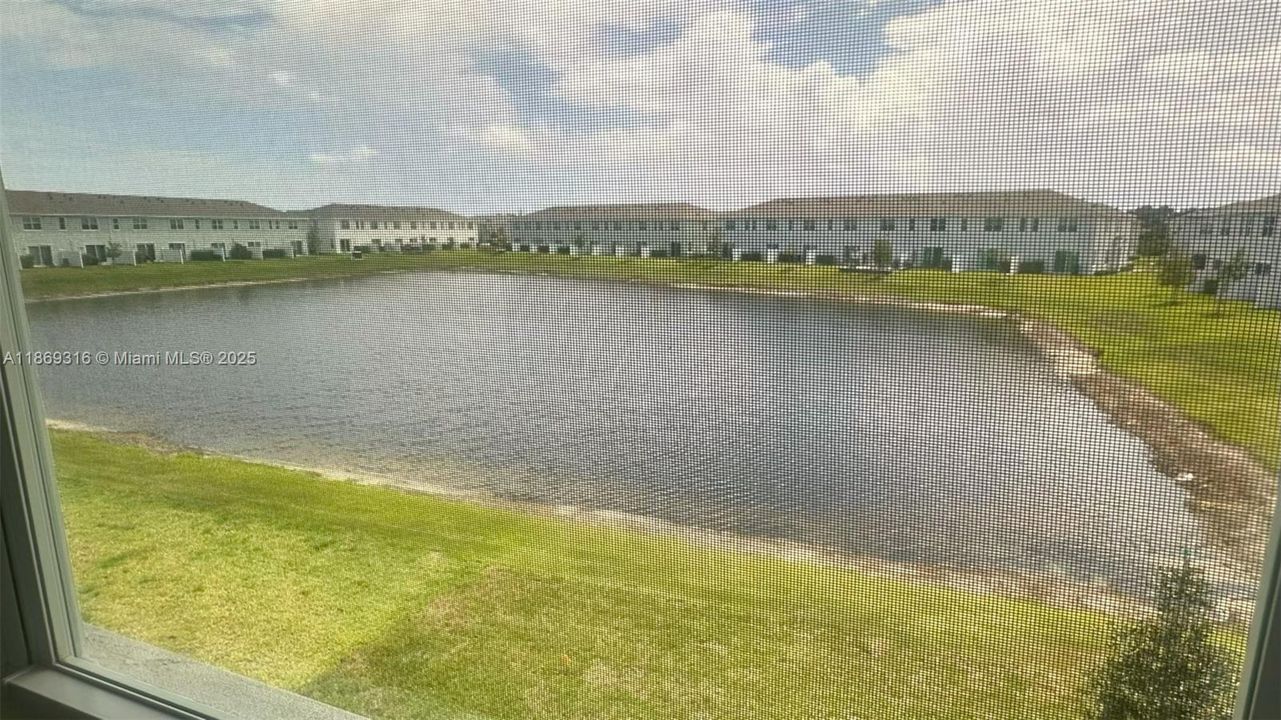 Active With Contract: $2,500 (4 beds, 2 baths, 1820 Square Feet)