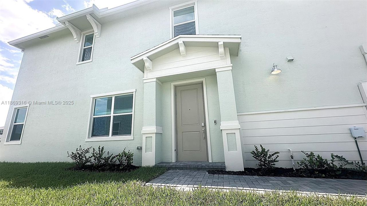 Active With Contract: $2,500 (4 beds, 2 baths, 1820 Square Feet)