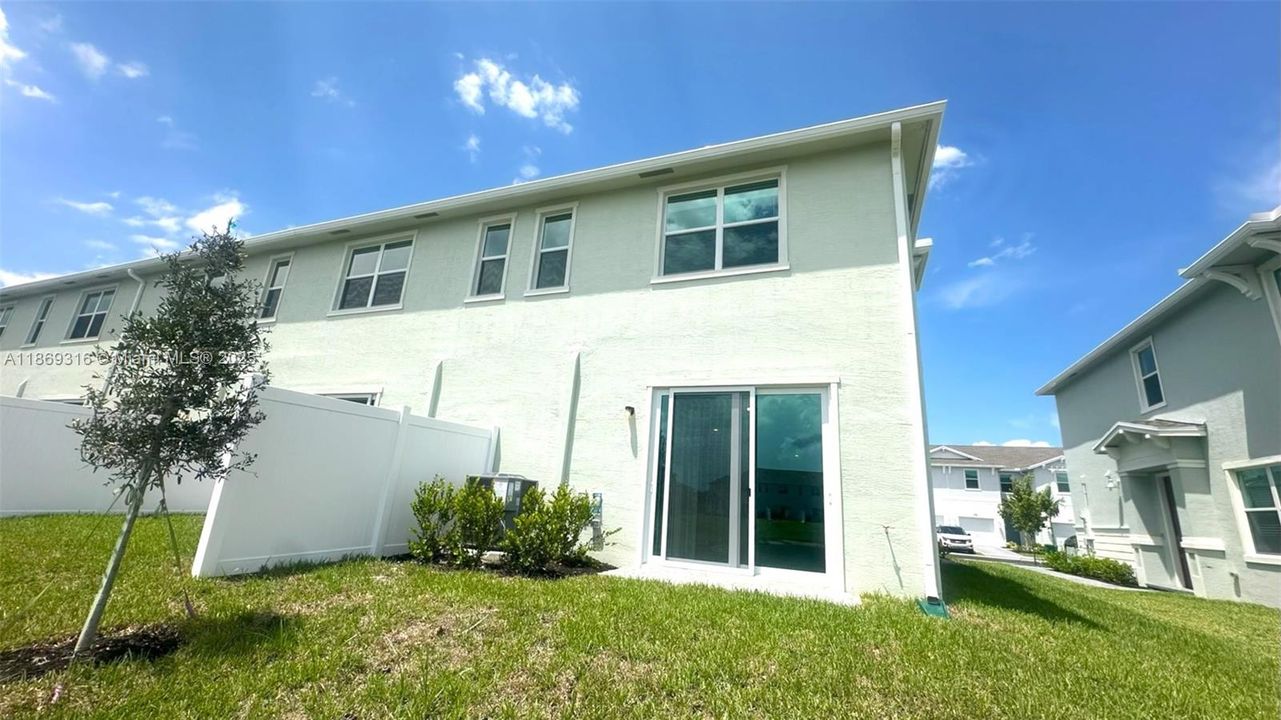 Active With Contract: $2,500 (4 beds, 2 baths, 1820 Square Feet)