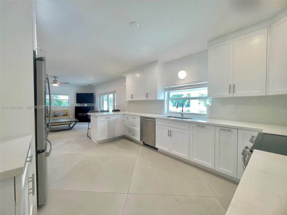 En Venta: $1,999,999 (5 camas, 4 baños, 3614 Pies cuadrados)