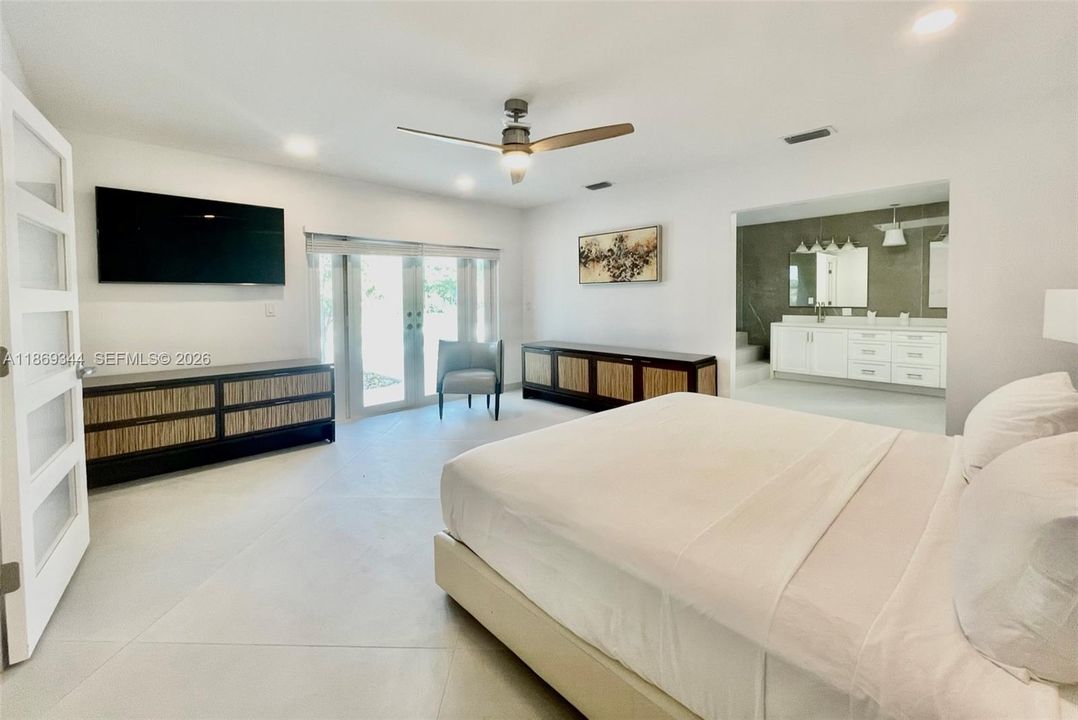 En Venta: $1,999,999 (5 camas, 4 baños, 3614 Pies cuadrados)