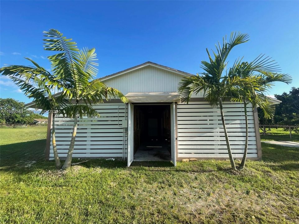 En Venta: $1,999,999 (5 camas, 4 baños, 3614 Pies cuadrados)