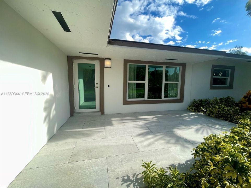 En Venta: $1,999,999 (5 camas, 4 baños, 3614 Pies cuadrados)