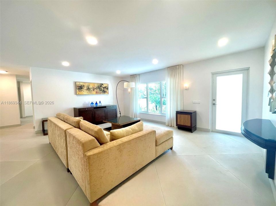 En Venta: $1,999,999 (5 camas, 4 baños, 3614 Pies cuadrados)
