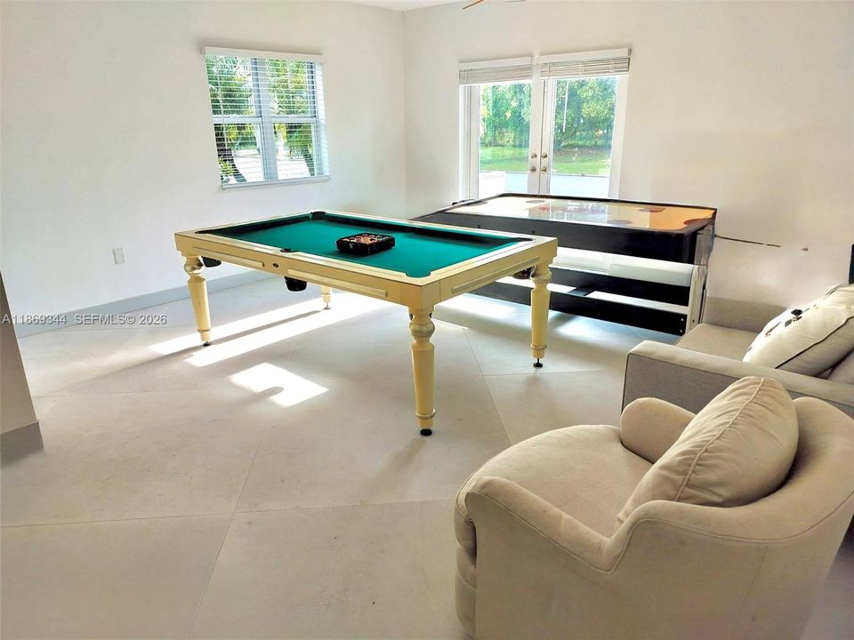 En Venta: $1,999,999 (5 camas, 4 baños, 3614 Pies cuadrados)