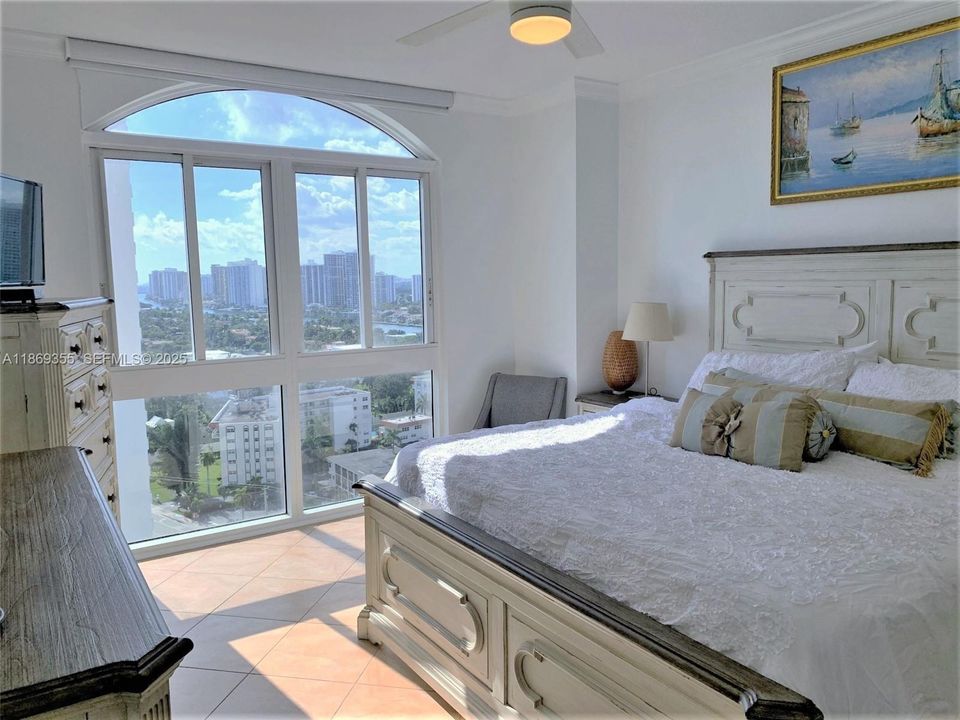 King bed with beautiful views