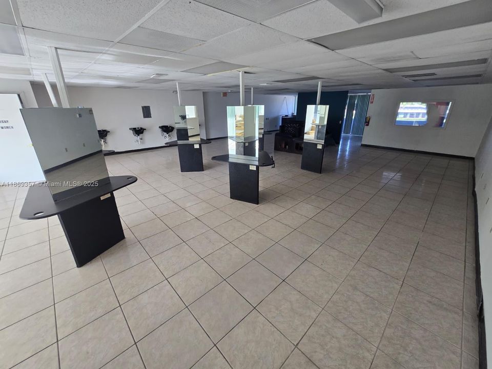 В аренду: $3,867 (0 спален, 0 ванн, 0 Квадратных фут)