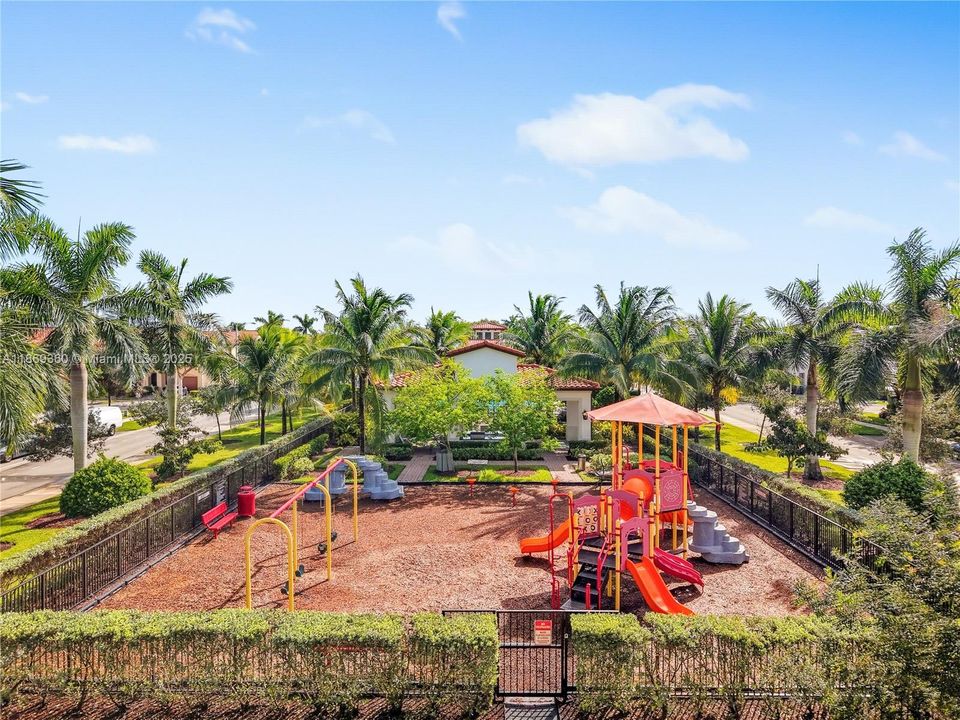 Active With Contract: $700,000 (4 beds, 3 baths, 2265 Square Feet)