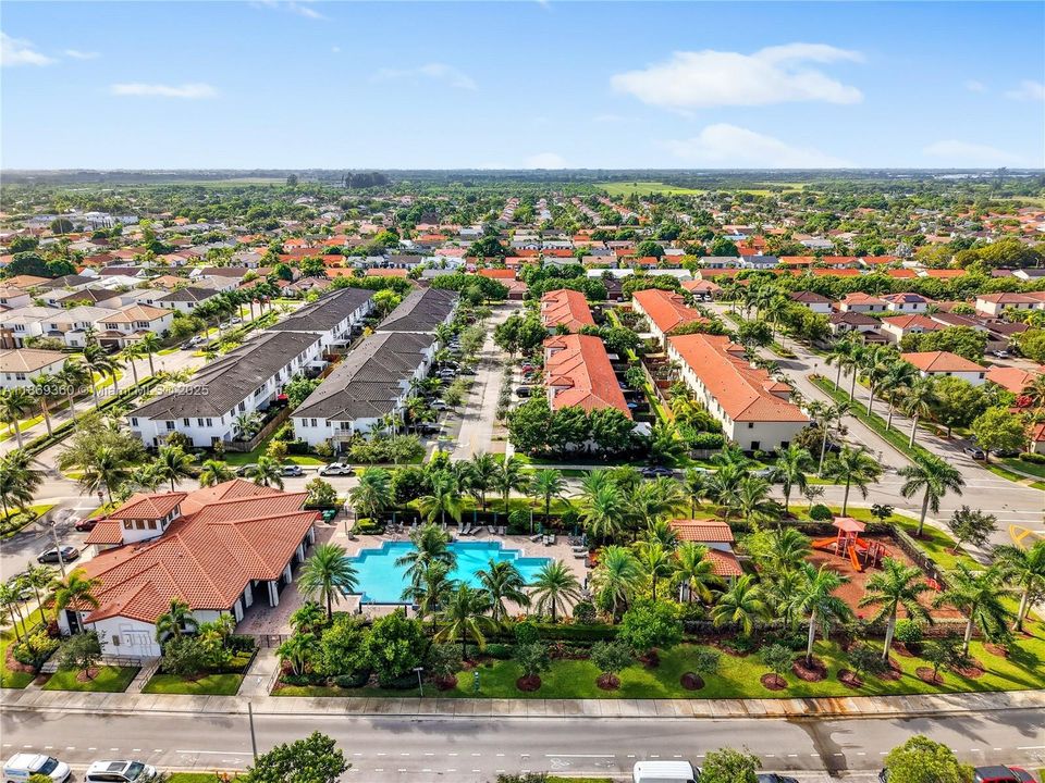 Active With Contract: $700,000 (4 beds, 3 baths, 2265 Square Feet)