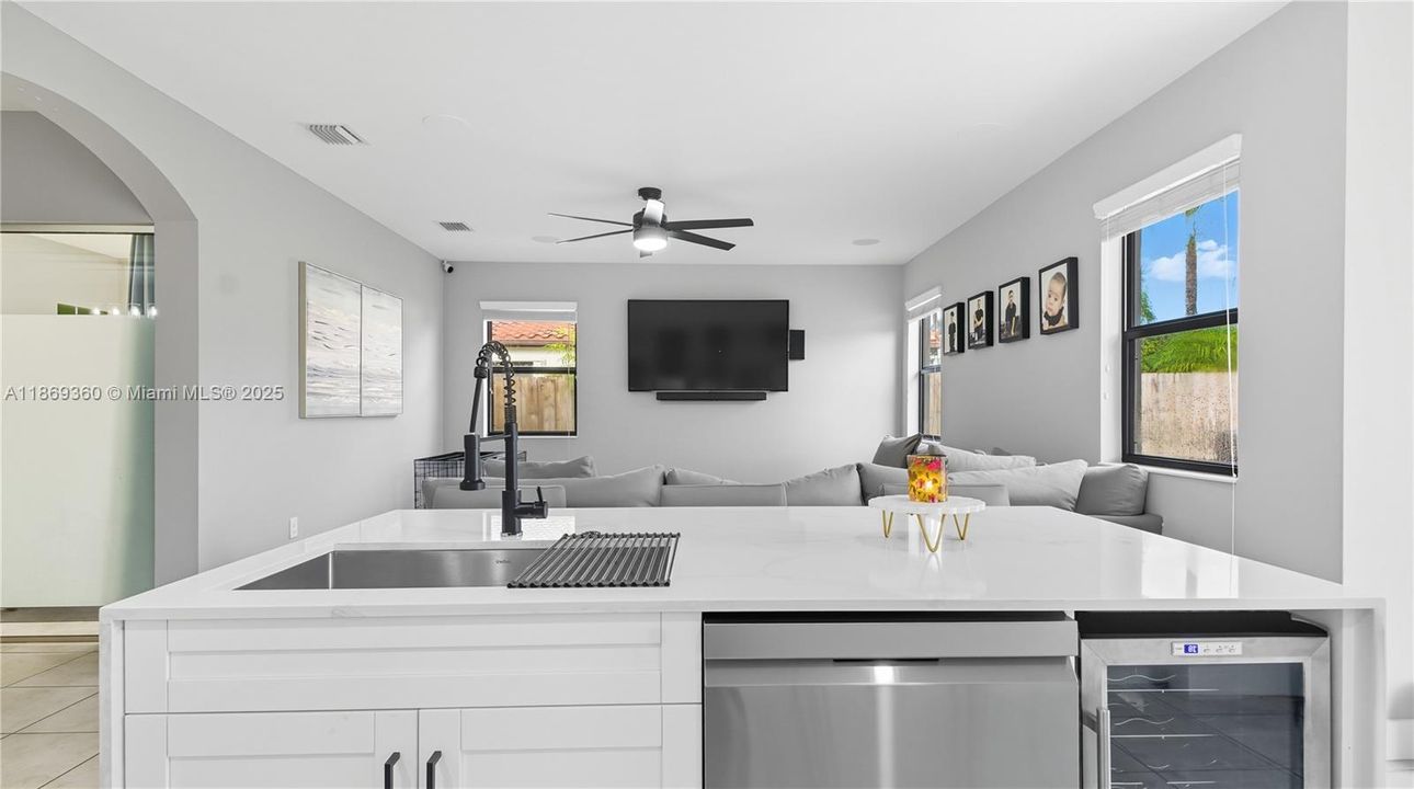 Active With Contract: $700,000 (4 beds, 3 baths, 2265 Square Feet)