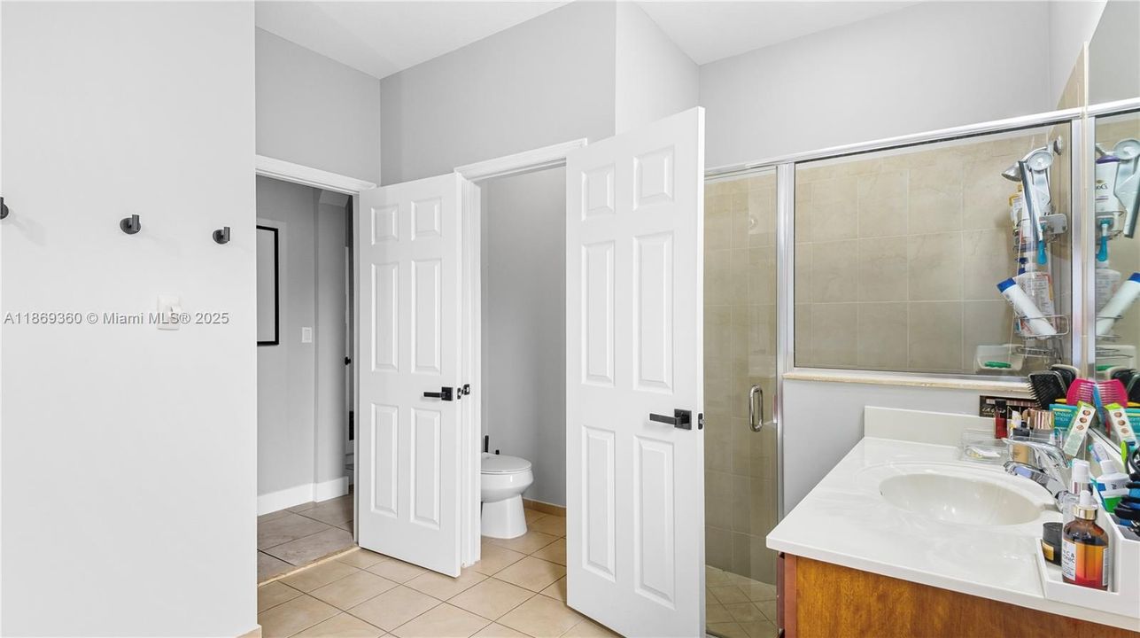 Active With Contract: $700,000 (4 beds, 3 baths, 2265 Square Feet)