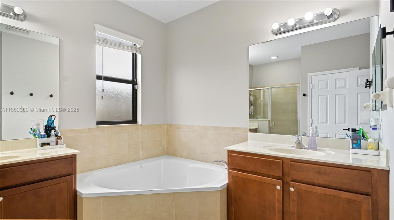 Double Vanity And Tub - Primary Bathroom