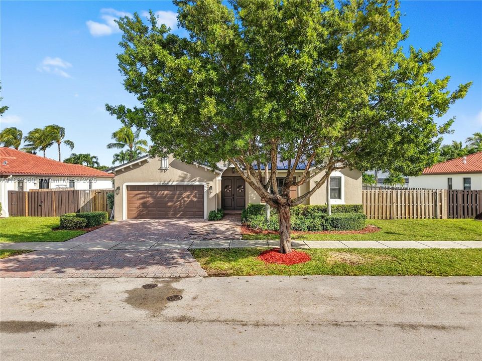 Active With Contract: $700,000 (4 beds, 3 baths, 2265 Square Feet)