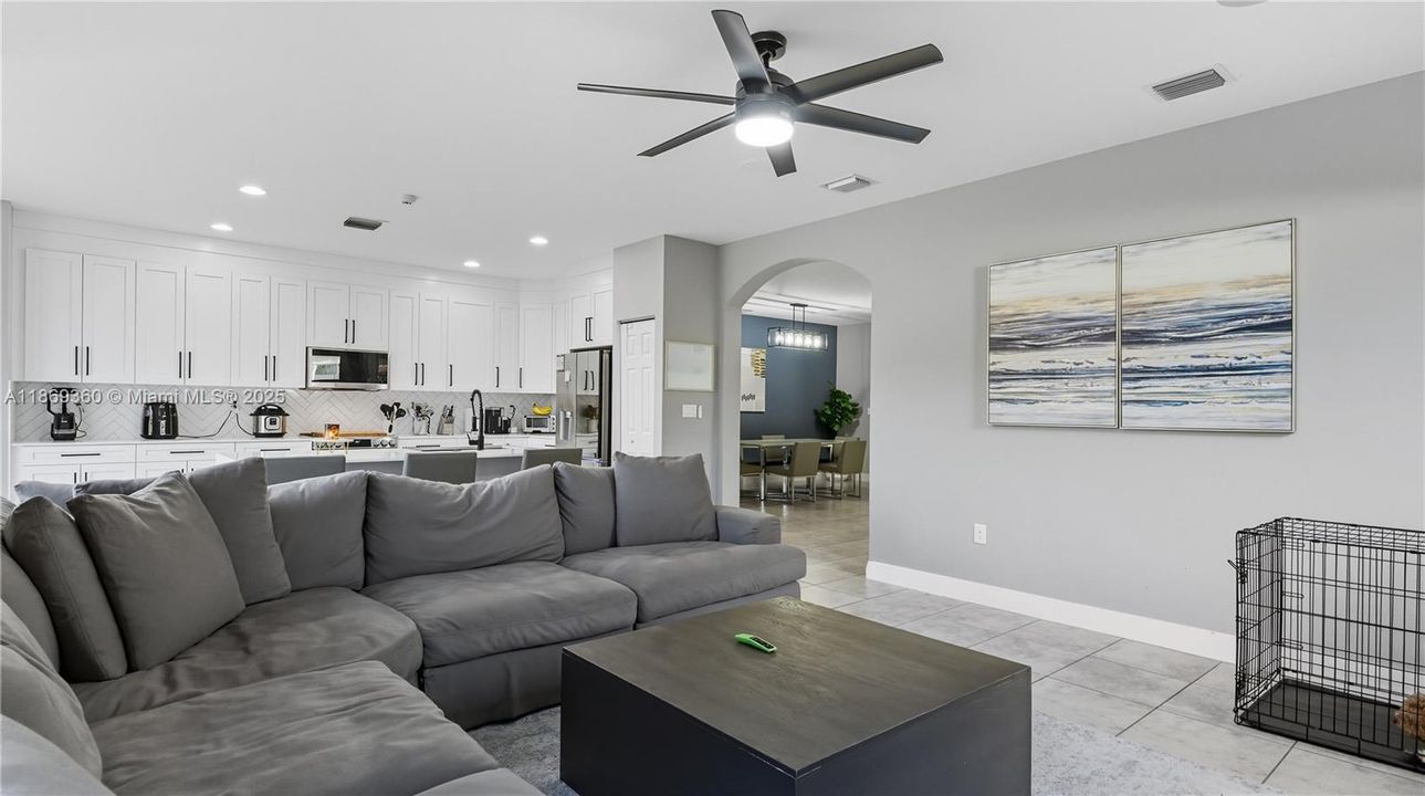 Active With Contract: $700,000 (4 beds, 3 baths, 2265 Square Feet)