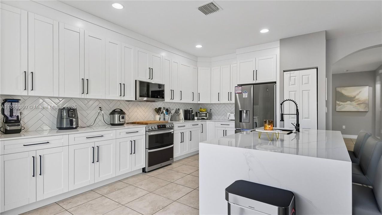 Active With Contract: $700,000 (4 beds, 3 baths, 2265 Square Feet)