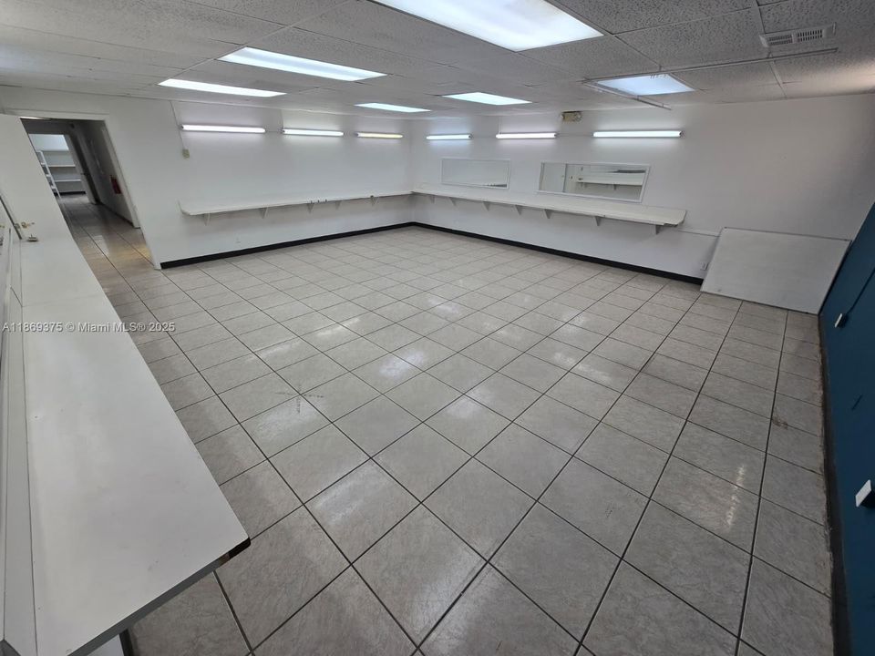 В аренду: $7,992 (0 спален, 0 ванн, 0 Квадратных фут)