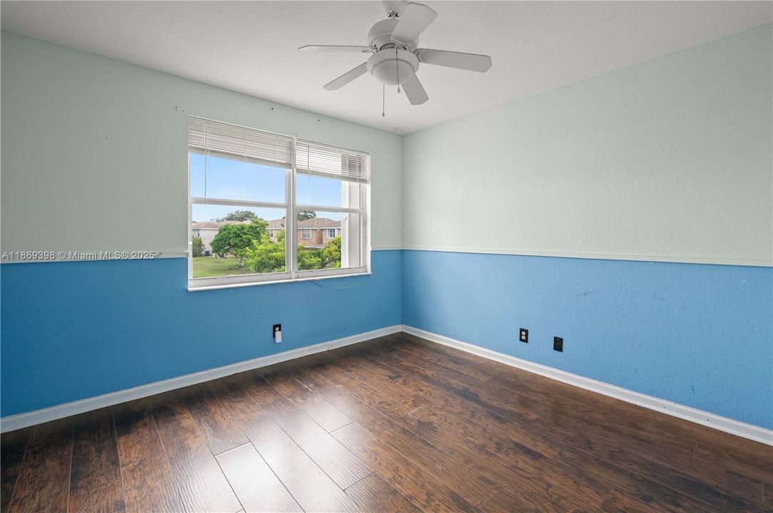 合同活跃: $3,650 (4 贝兹, 2 浴室, 1790 平方英尺)