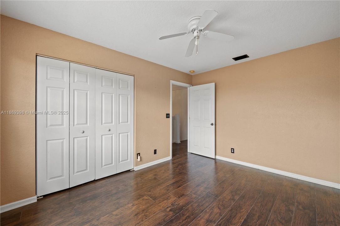 合同活跃: $3,650 (4 贝兹, 2 浴室, 1790 平方英尺)