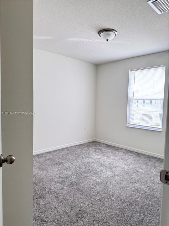 В аренду: $1,700 (3 спален, 2 ванн, 1583 Квадратных фут)