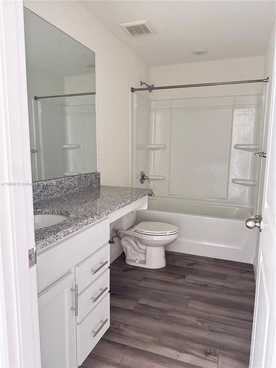 В аренду: $1,700 (3 спален, 2 ванн, 1583 Квадратных фут)