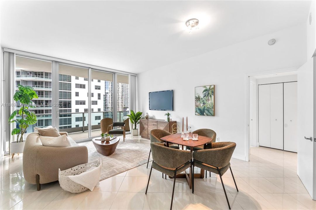 For Sale: $749,900 (1 beds, 1 baths, 895 Square Feet)