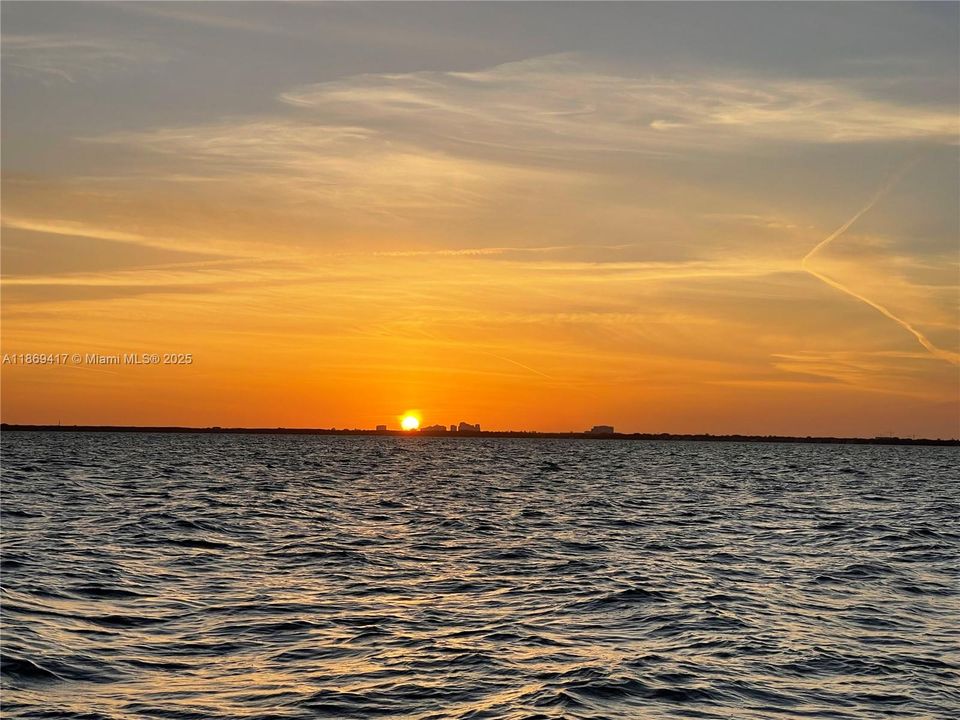 For Sale: $25,900,000 (4 beds, 4 baths, 2566 Square Feet)