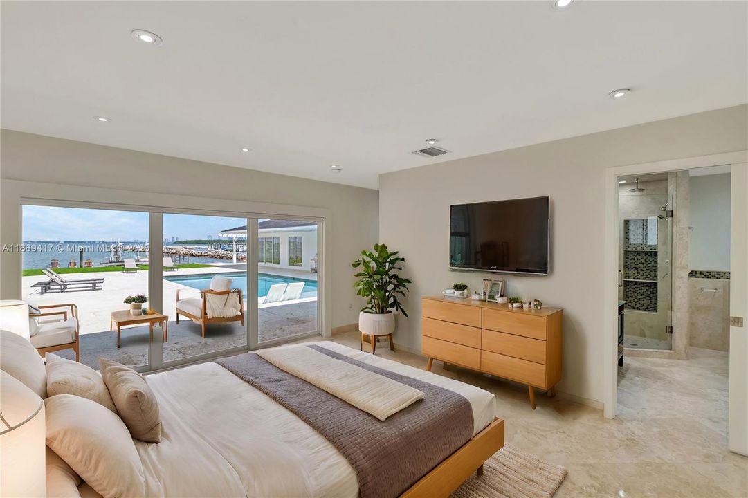 For Sale: $25,900,000 (4 beds, 4 baths, 2566 Square Feet)