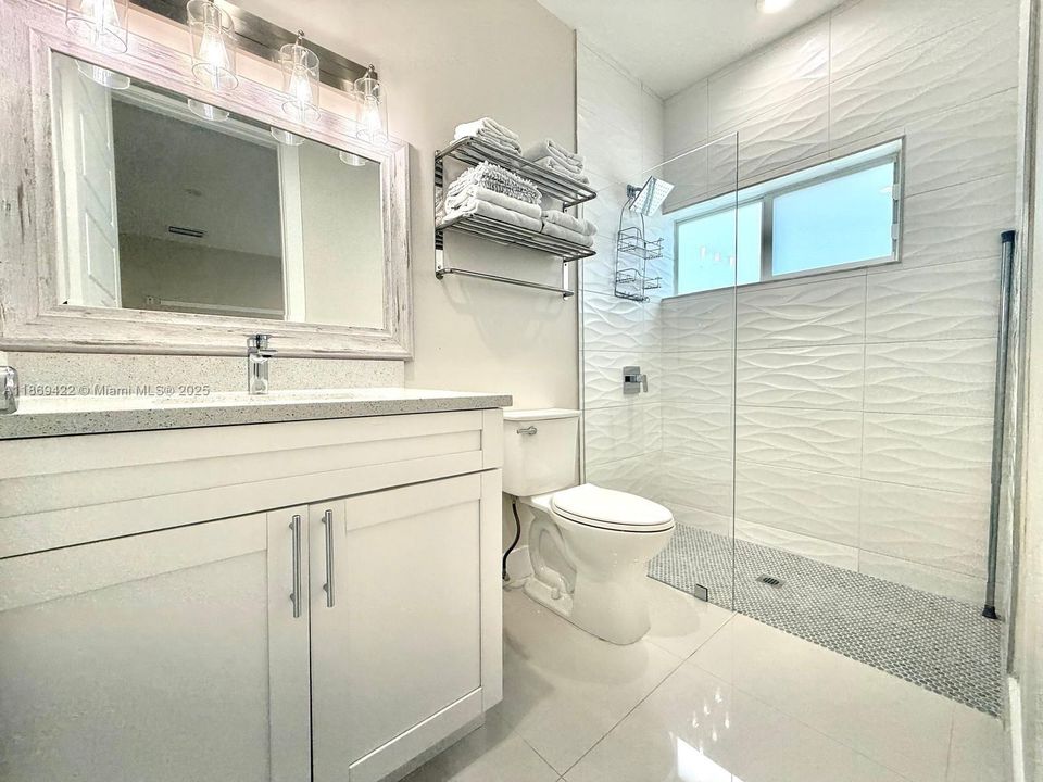 Recientemente alquilado: $6,500 (3 camas, 3 baños, 1342 Pies cuadrados)