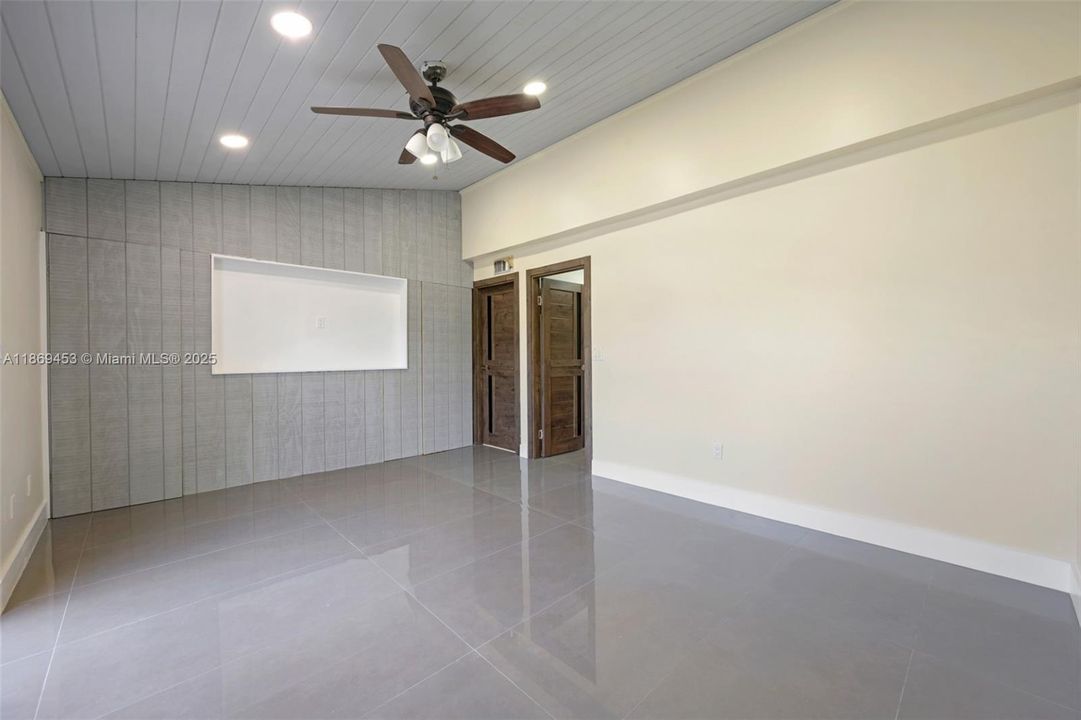 Activo con contrato: $895,000 (3 camas, 2 baños, 1634 Pies cuadrados)