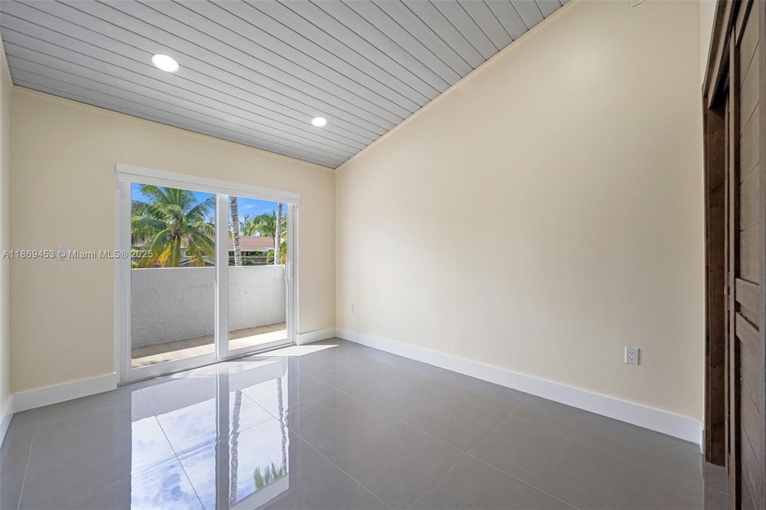 Activo con contrato: $895,000 (3 camas, 2 baños, 1634 Pies cuadrados)