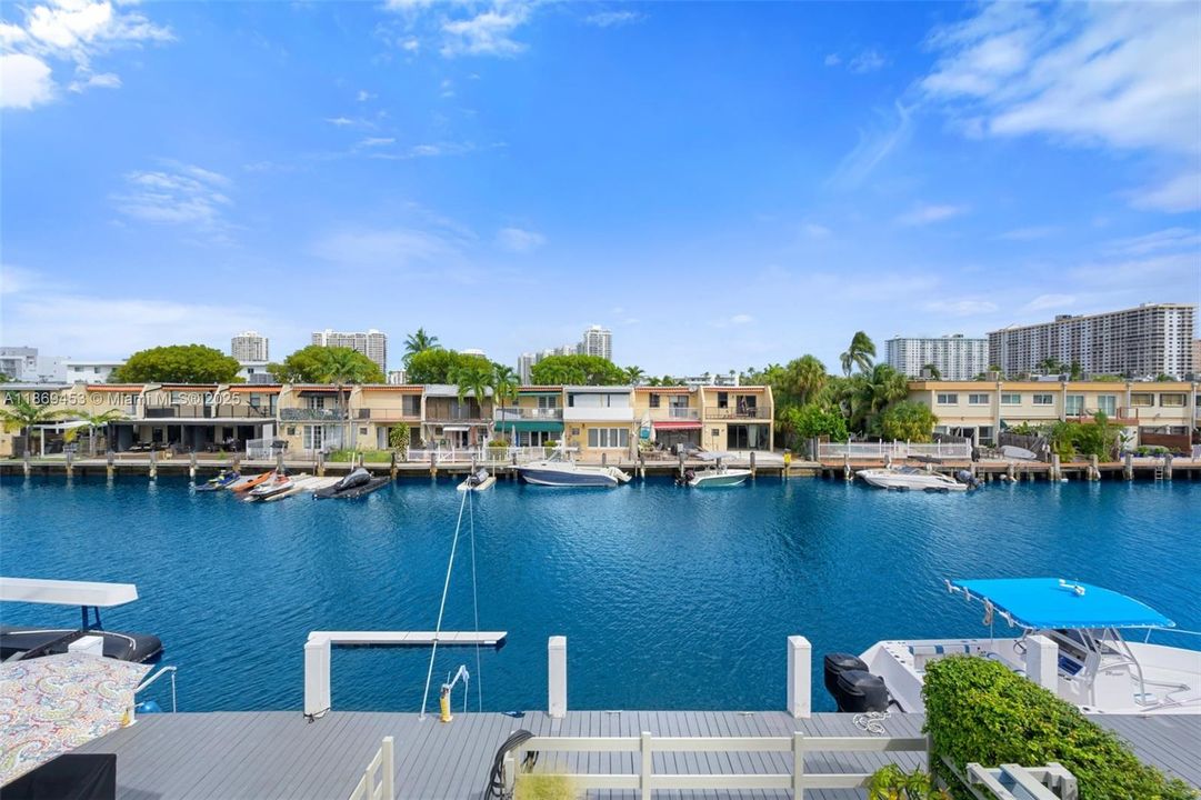 30 feet dock included